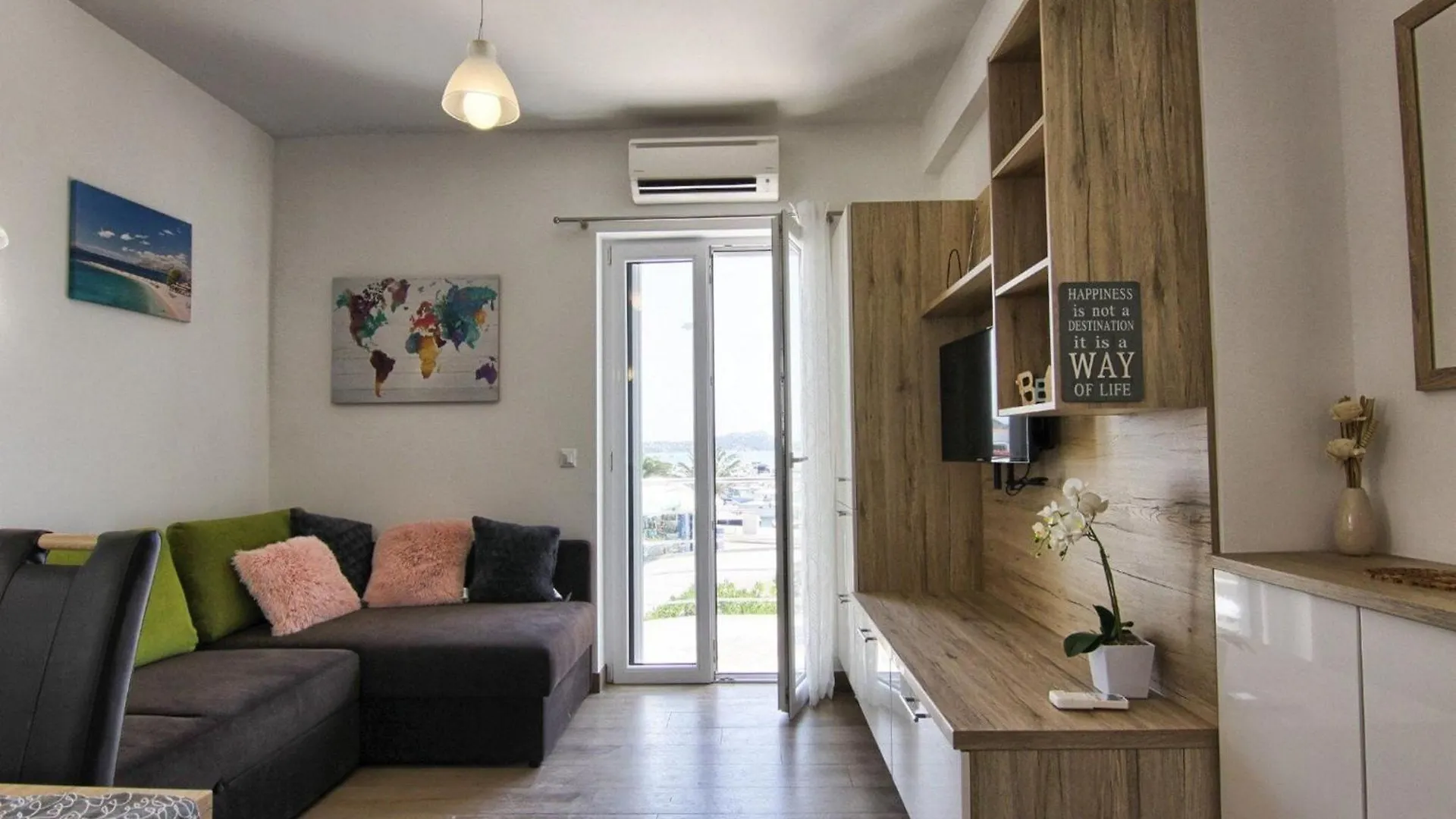 Apartments Victoria - One Bedroom Apartment With Terrace And Sea View A1 Pakostane Croatia