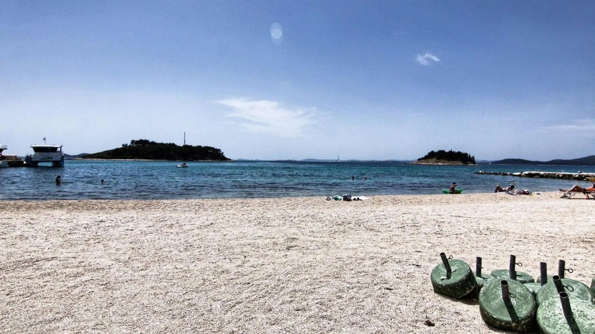 Apartments Victoria - One Bedroom Apartment With Terrace And Sea View A1 Pakostane Croatia
