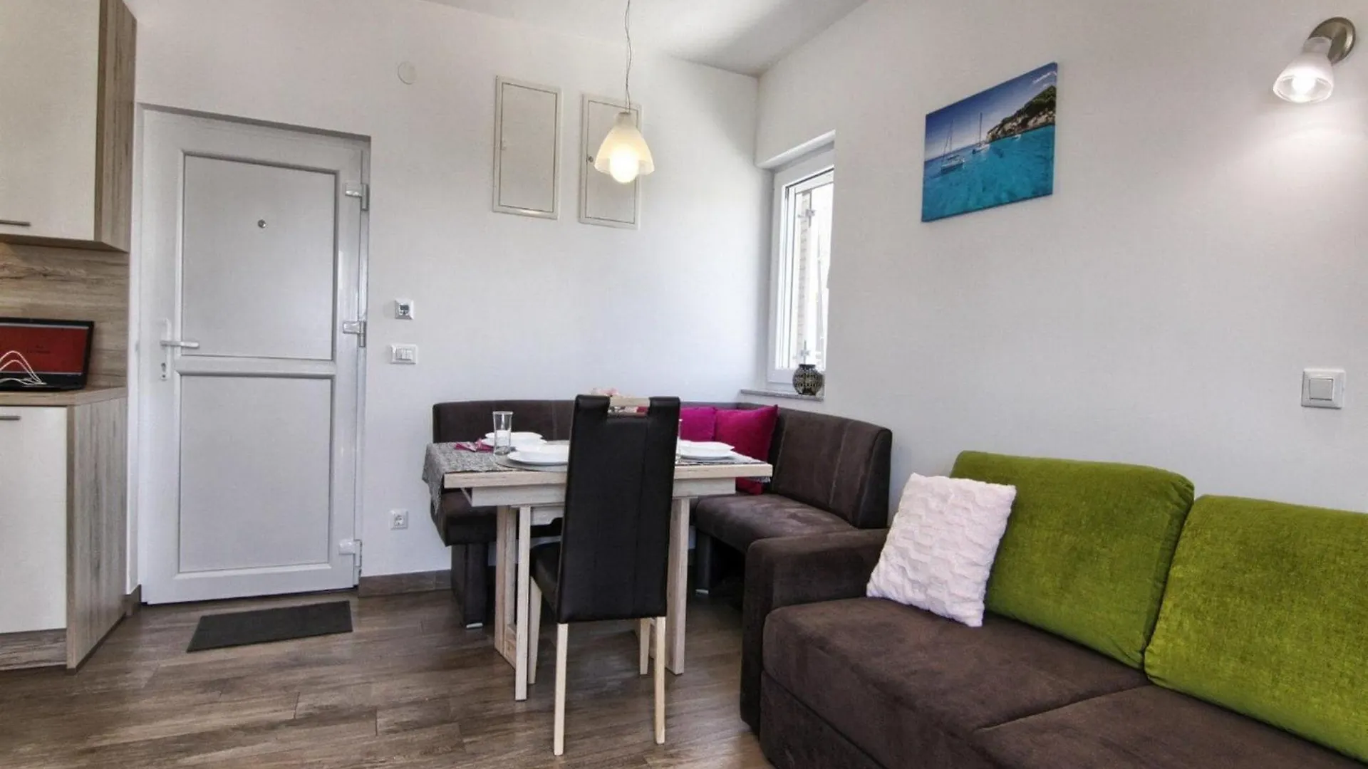 Apartments Victoria - One Bedroom Apartment With Terrace And Sea View A1 Pakostane